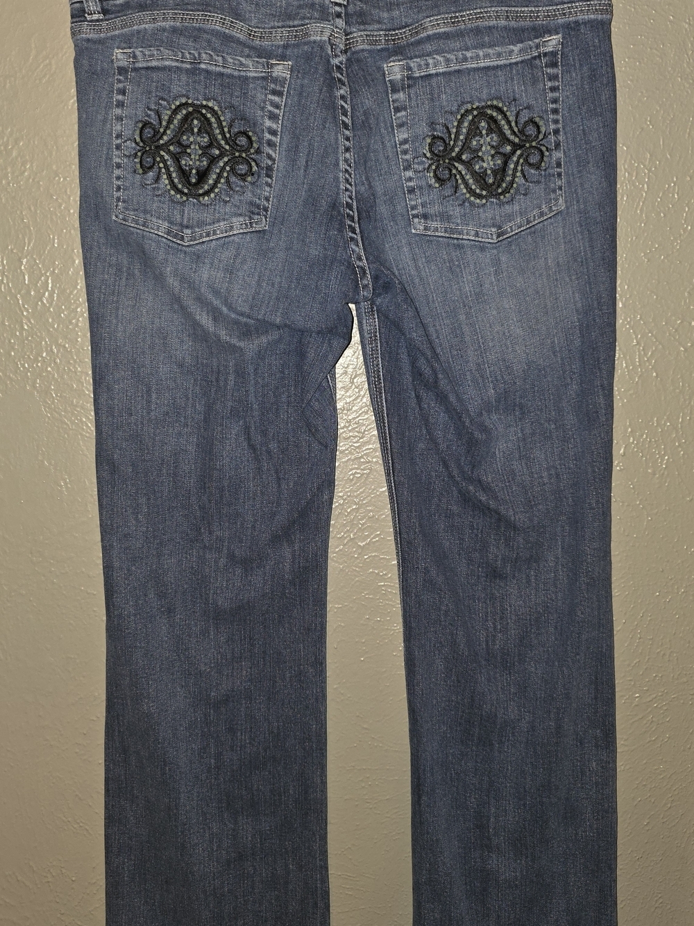 White House Black Market Noir Embroidered Jeans Sz 14